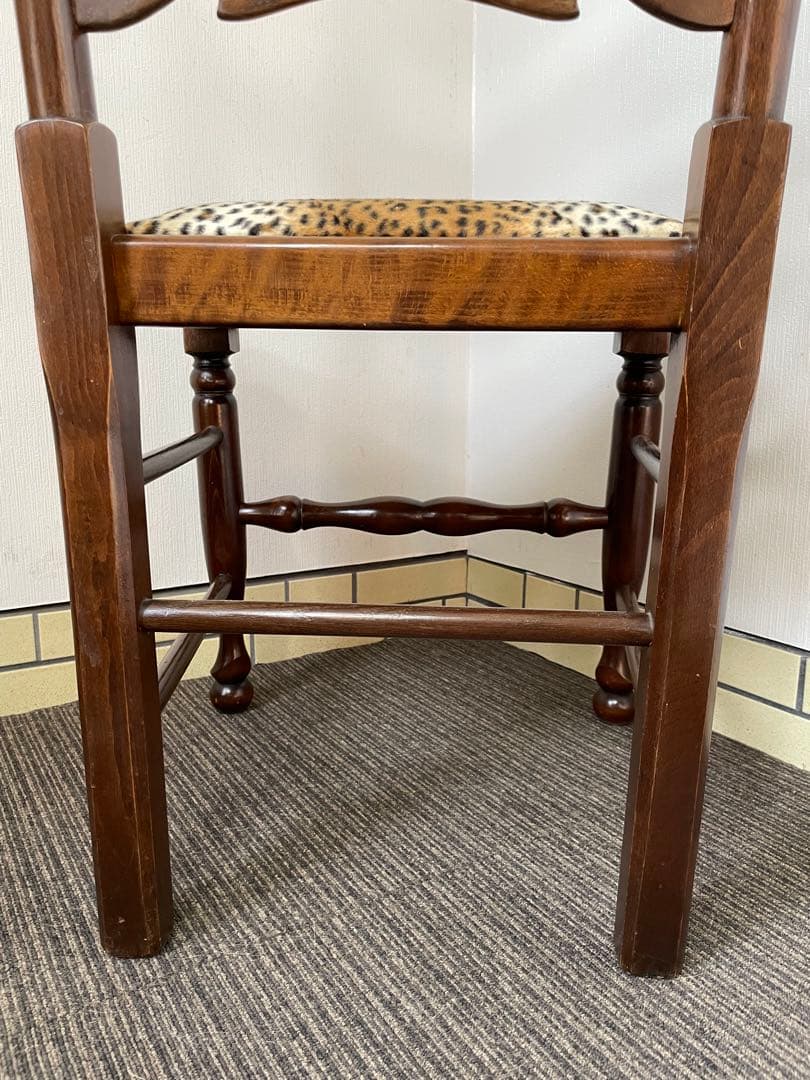 アンティークチェア　ハイバック　ダイニングチェア　ボールアンドクロウ脚　豹柄