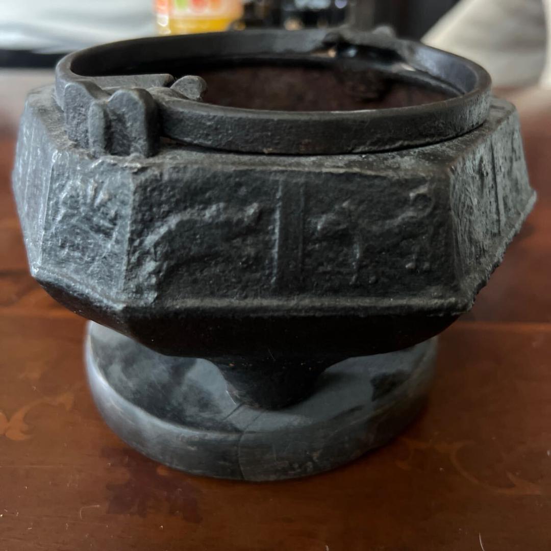 大正時代　骨董品　十二干支　鉄製　手炙り火鉢　和製アンティーク 博物館展示品