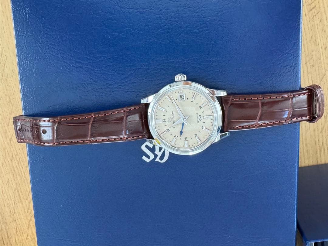 ⭐︎大谷選手ドジャース入団会見着用時計⭐︎SBGM221 5年保証 茶色革ベルト