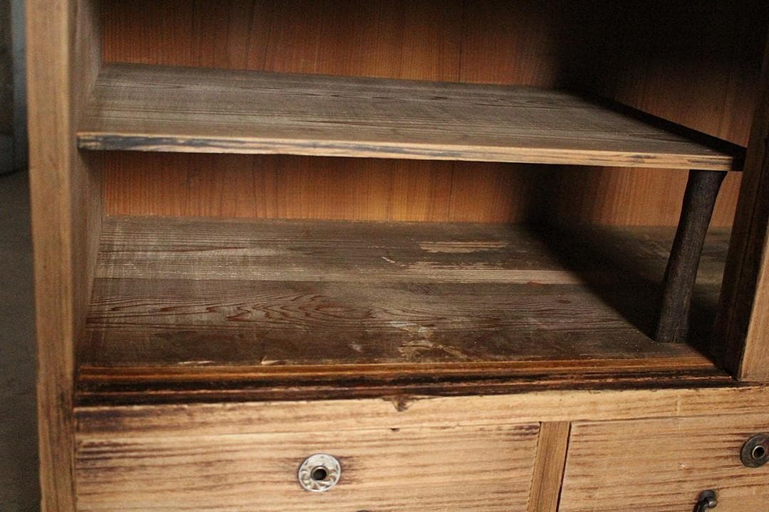 味のある古いガラス戸棚×木製小引き出し3杯　食器棚　収納　古家具　古民家