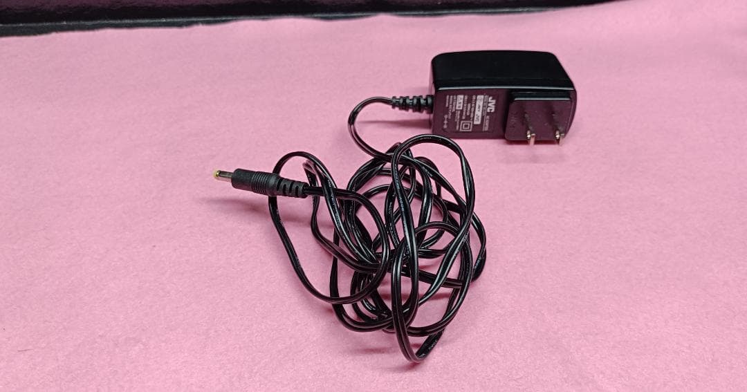 Y【中古品】JVCケンウッド　ビデオカメラ　Everio GZ-E780 銀色