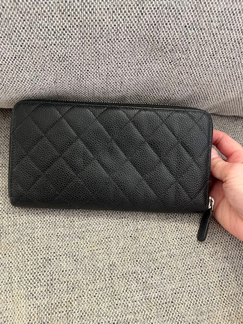 CHANEL キャビアスキン　長財布　レザー　ブラック　シルバー　マトラッセ