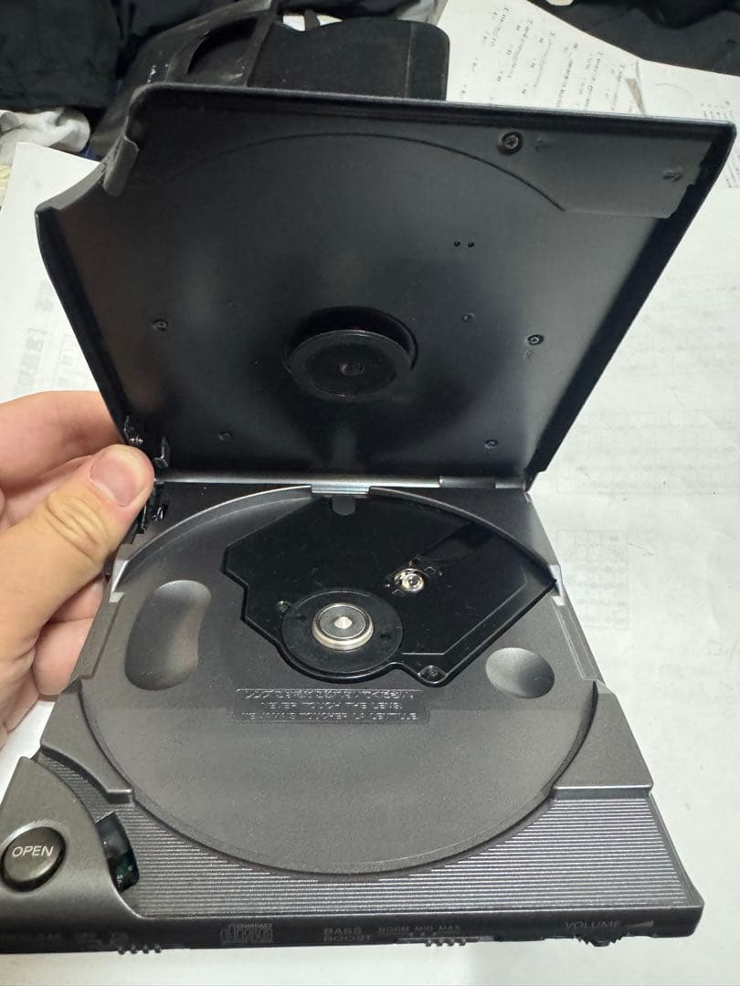 SONY Diskman D-303 ポータブルCDプレーヤー ケース付き