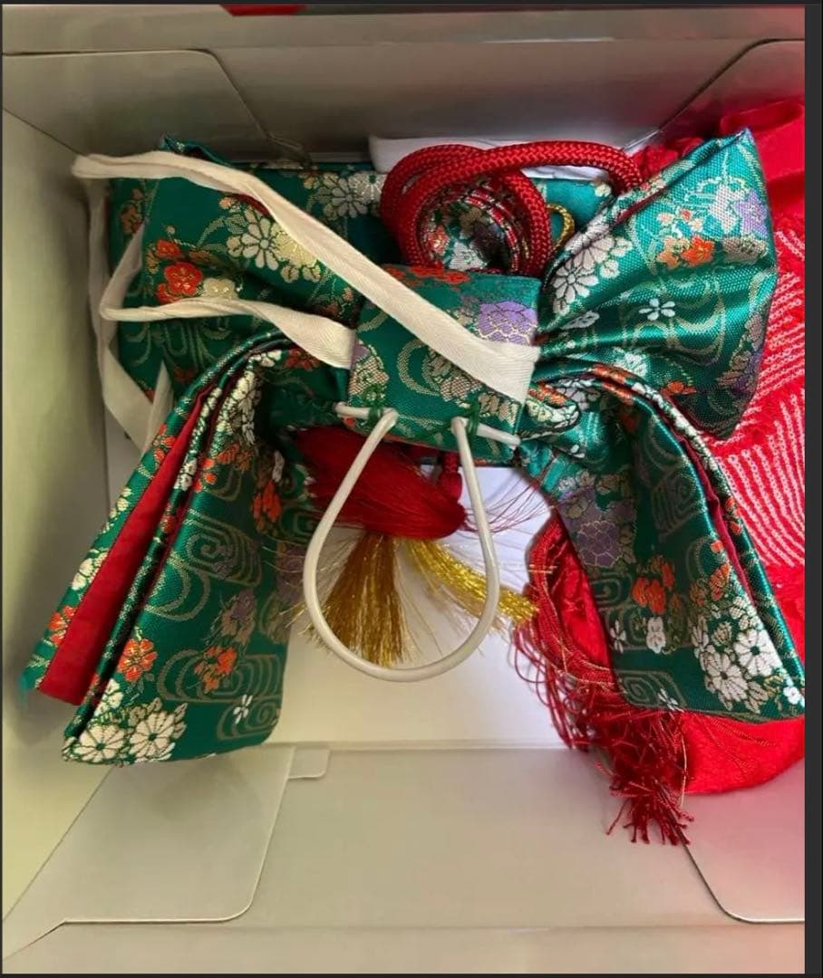 七五三 和装着物　はこせこセット 赤 白 花柄　髪飾り　長襦袢　中古品　美品