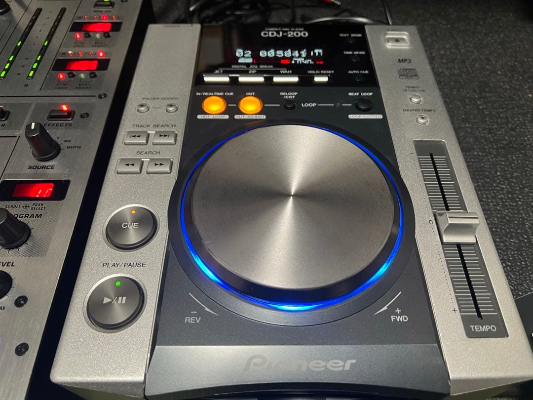 Pioneer CDJ-200 と BEHRINGER DJX700 のセット