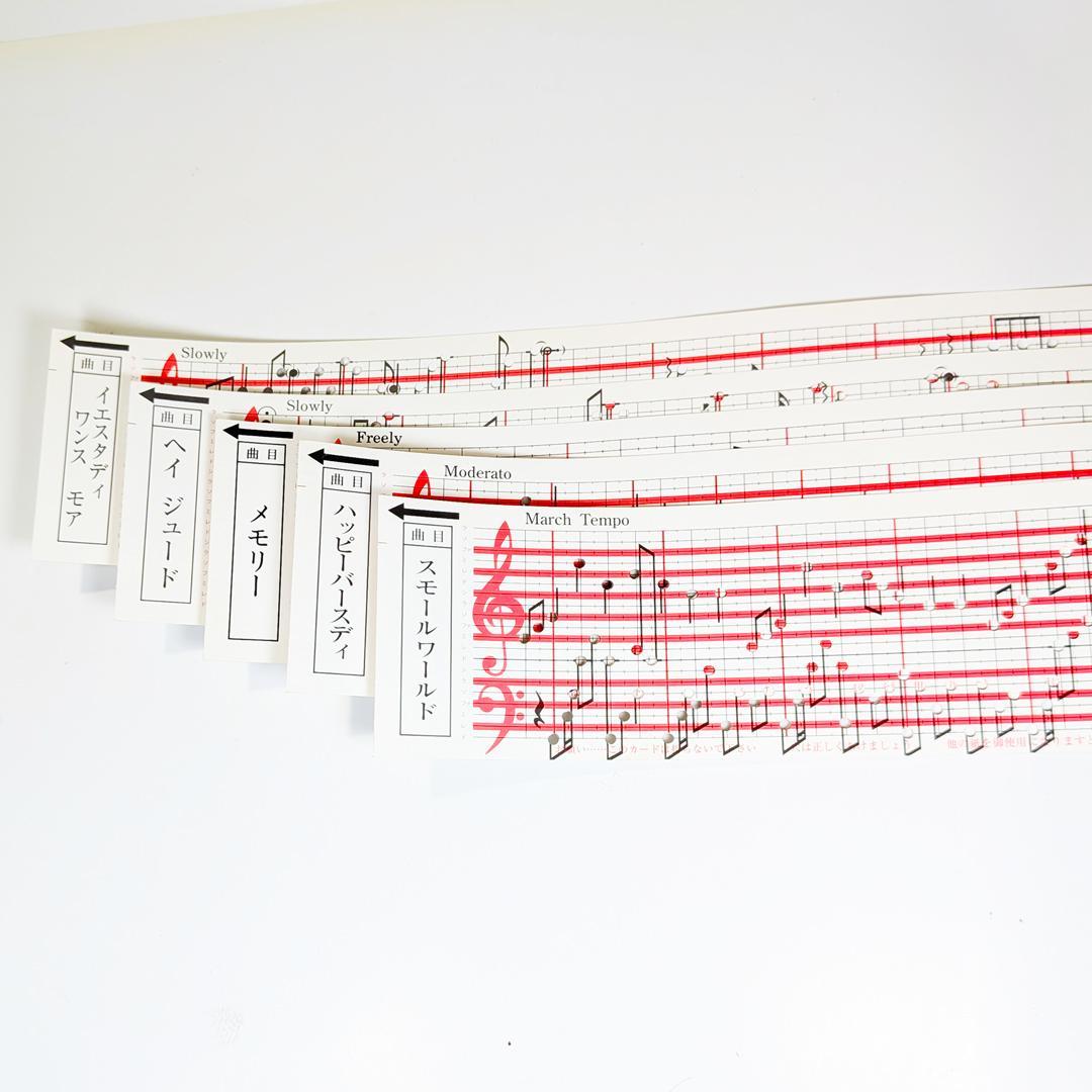 【処分品】手回し式20弁オルゴール2台＋演奏カード13曲付