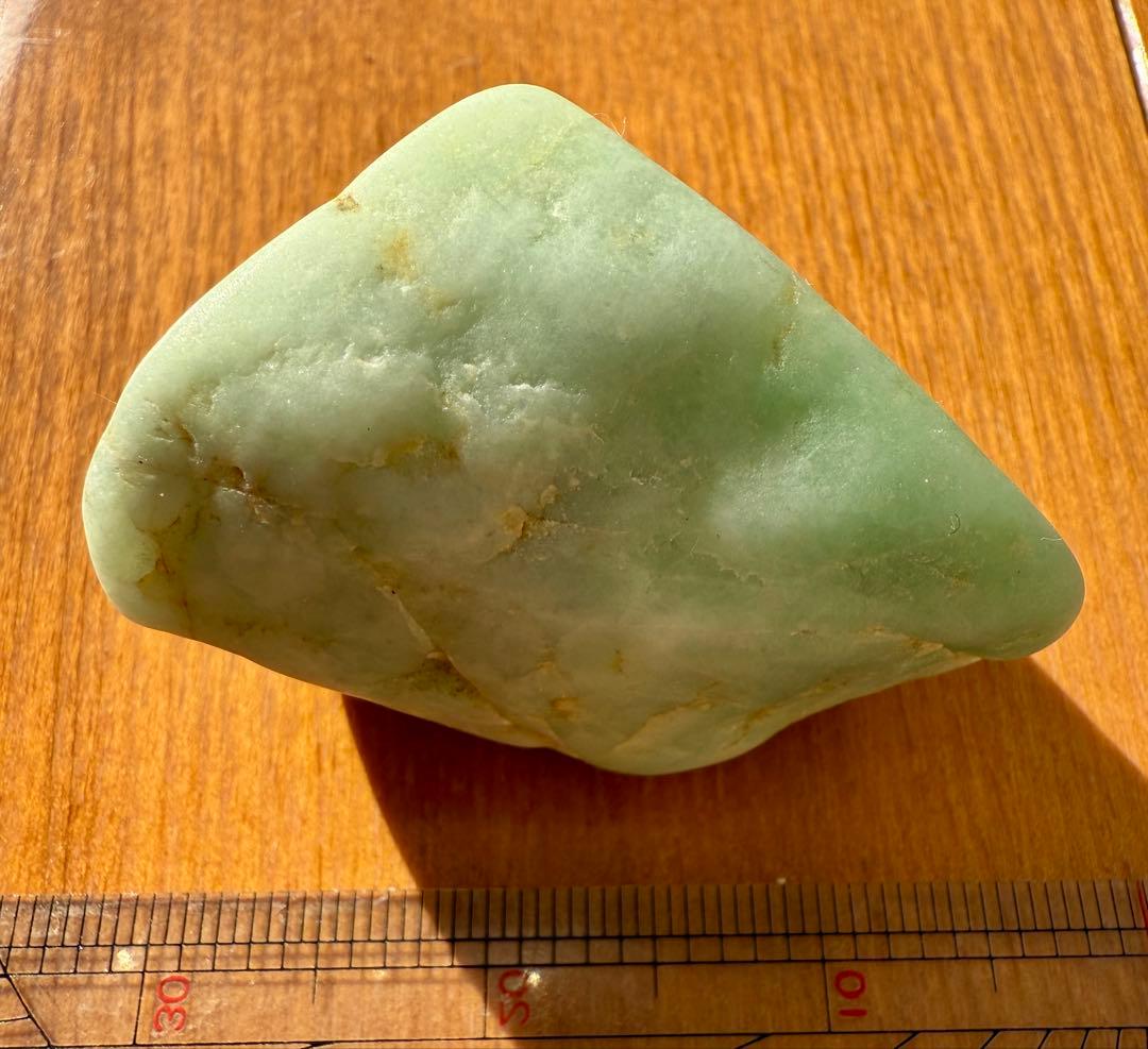 新潟県糸魚川市親不知海岸産ヒスイ輝石岩　海石