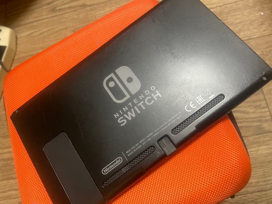 Nintendo switch本体のみ　希少