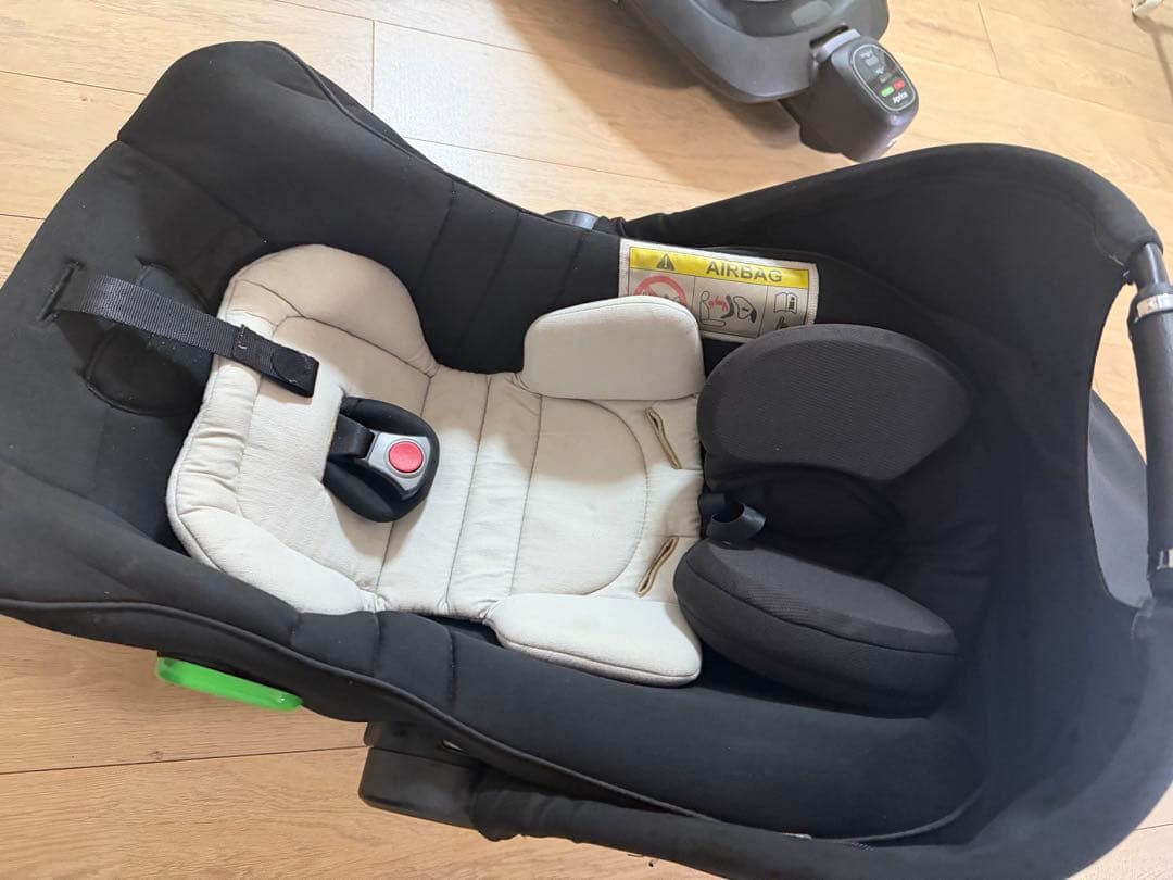 Aprica 車用チャイルドシート ブラック