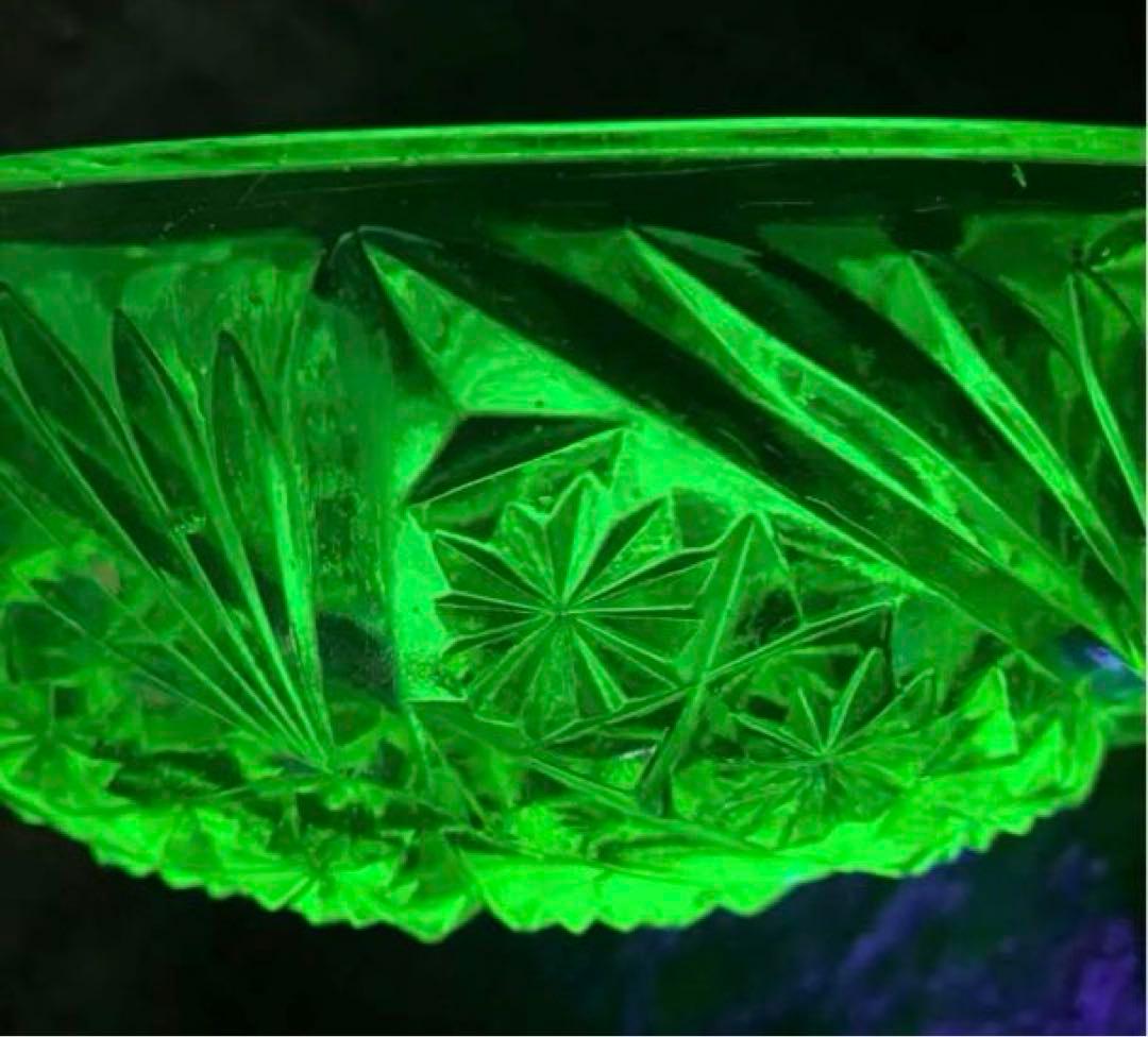 戦前　和骨董　アンティーク　ウランガラス　プレスガラス　大きなボウル