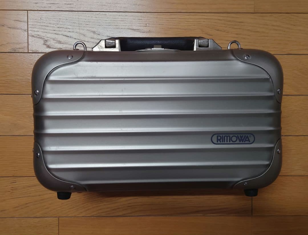 バッグ RIMOWA Piccolo Titanium