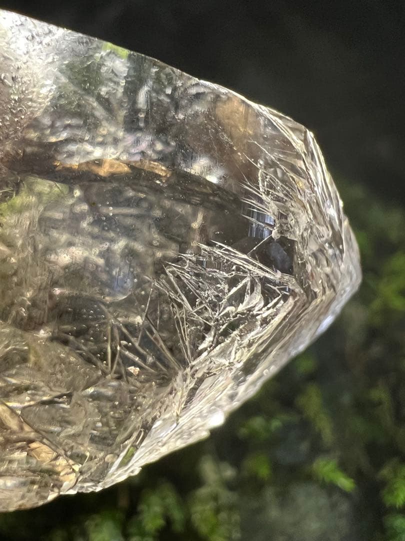 龍脈の精髄　宮崎産虹入り成長干渉煙水晶「祓いと覚醒、希望の光」【保護猫活動支援】