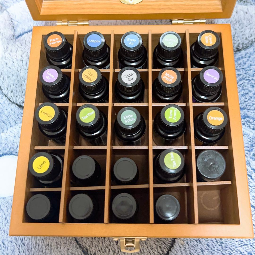 doTERRA アロマオイル収納ボックス 24本用+その他