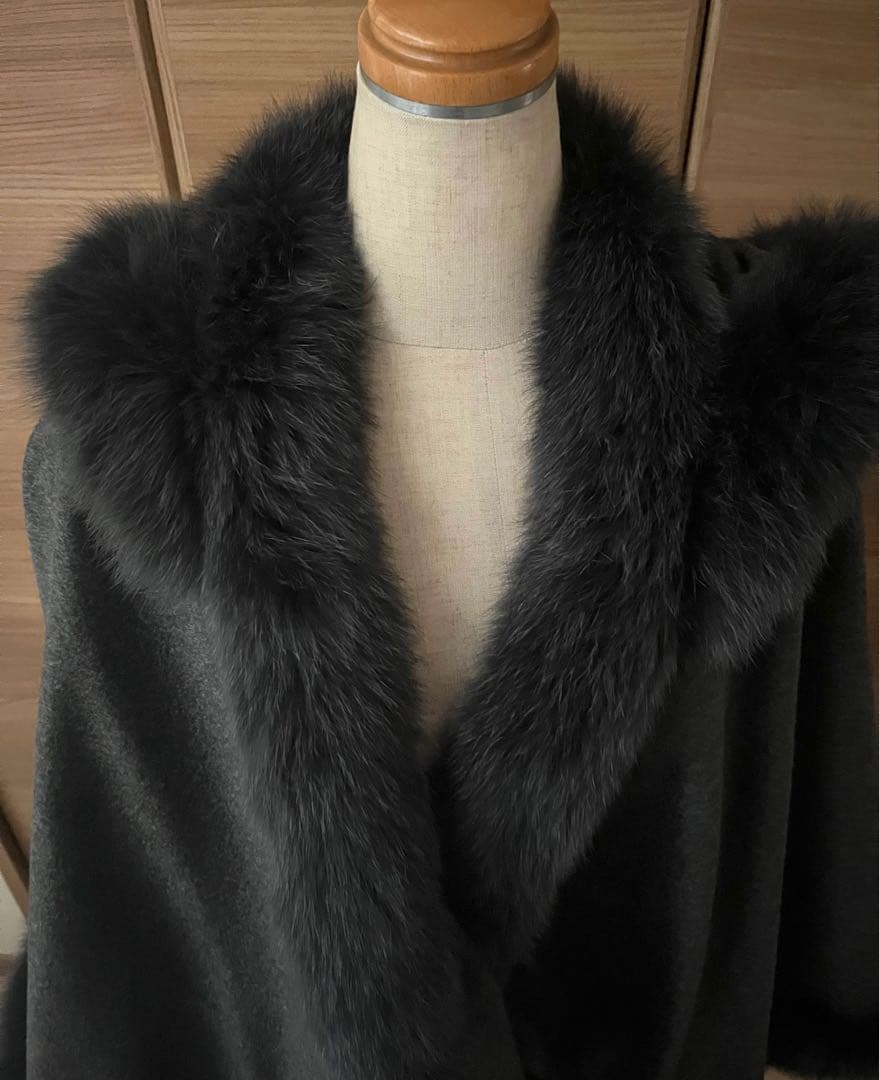 カシミヤ100%襟フォックスファー付きダークグレー ポンチョ美品肌触り抜群