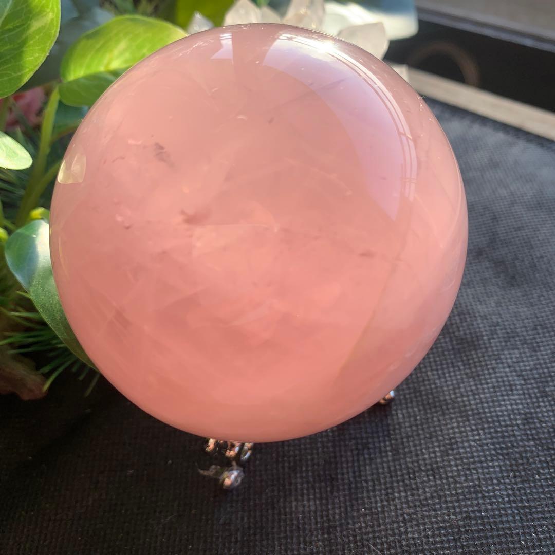 ローズクォーツスフィア大玉約77.3mm 虹有り　天然石置物　丸玉…②