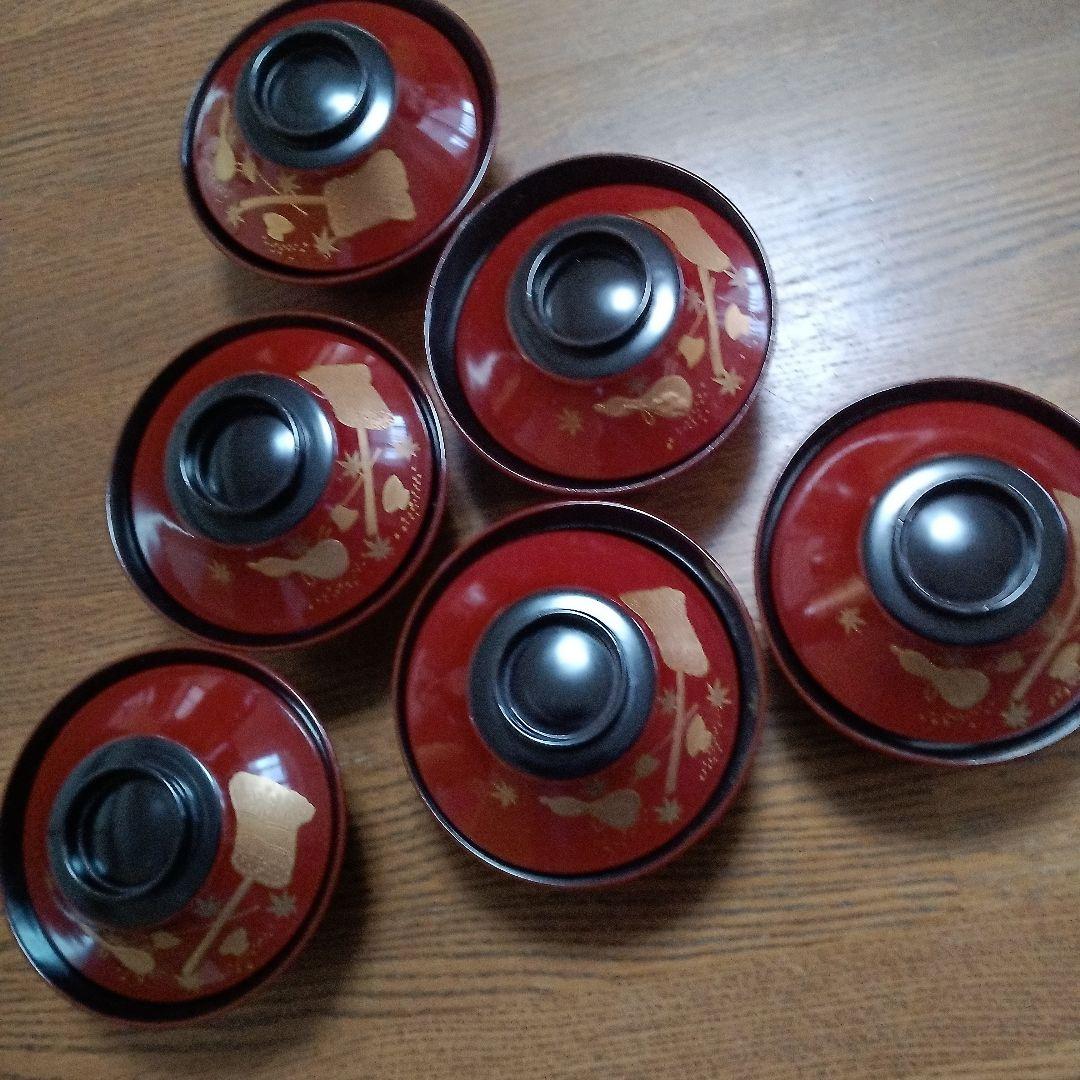 珍しい形の漆器椀　飯椀か煮物椀　かなり昔の物。6個