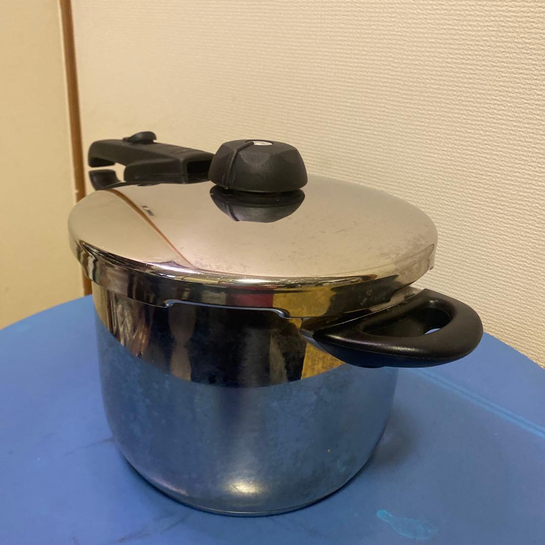 フィスラーステンレス圧力鍋 6L 0062