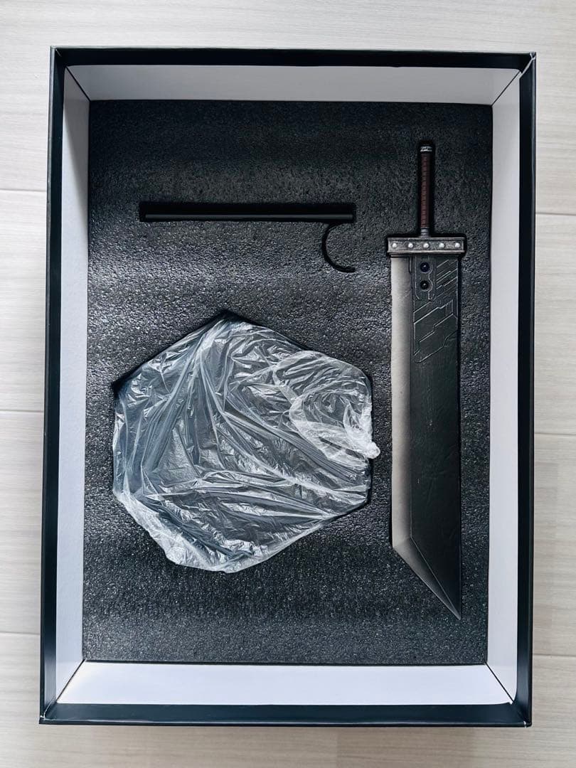 GAMETOYS GTー002A クラウド・ストライフ 1/6可動フィギュア