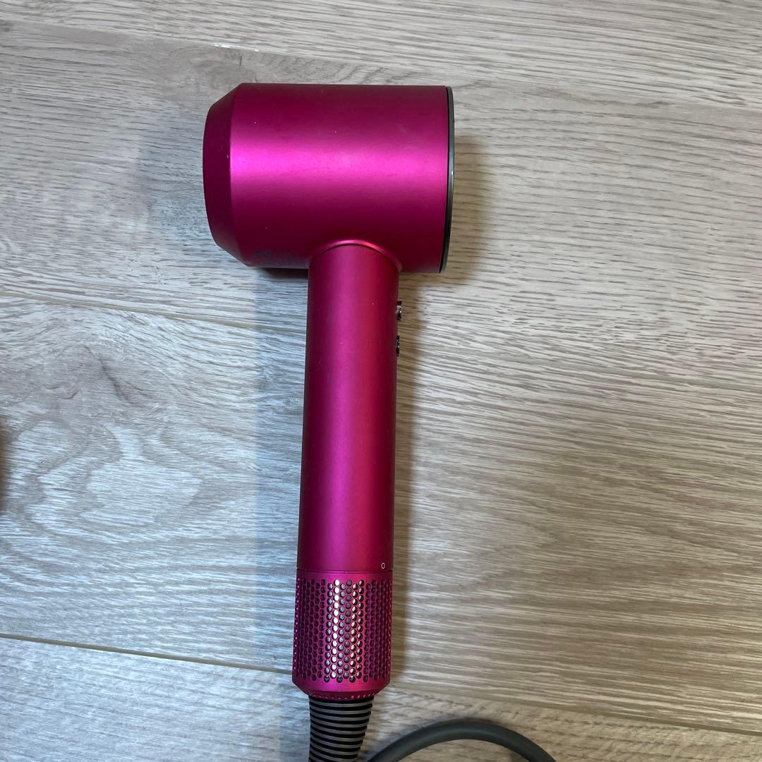 Dyson ヘアドライヤー 本体とアタッチメントセット