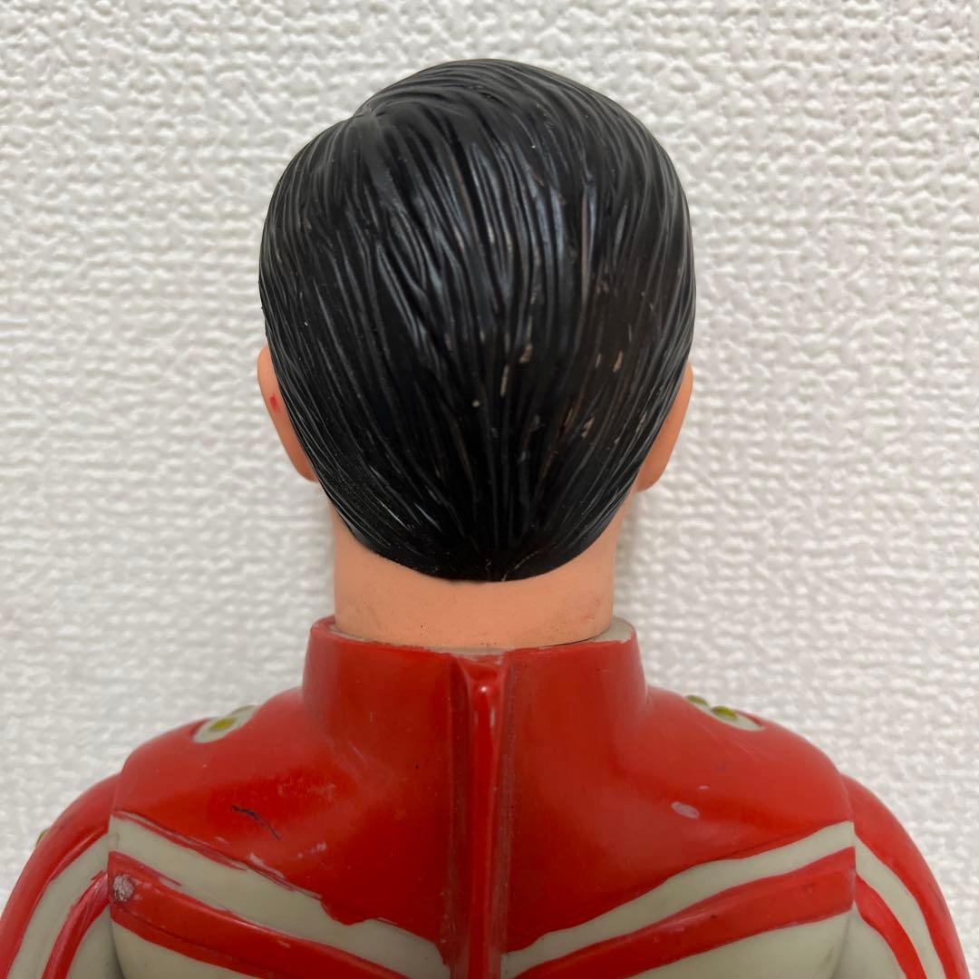 カ*ラ様 ウルトラマン 可動式フィギュア ヘルメット付き　ゾフィー　面取れ　ソフ