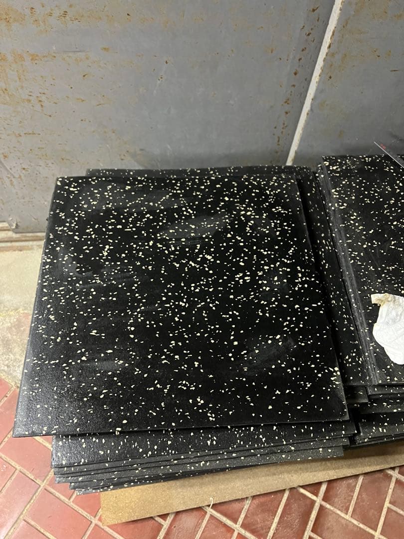 トレーニング用マット50㎝×50㎝×2㎝　４０枚