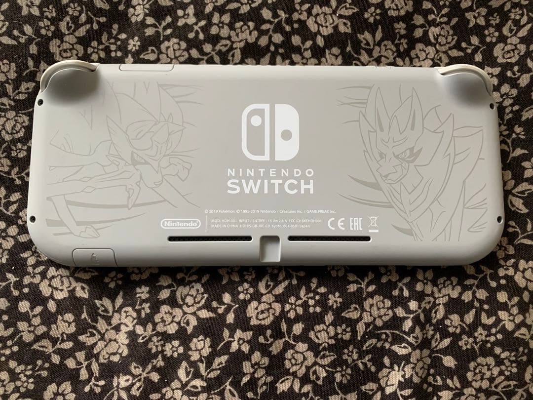 み*ち様 Nintendo Switch Liteポケモン　ニンテンドースイッチ