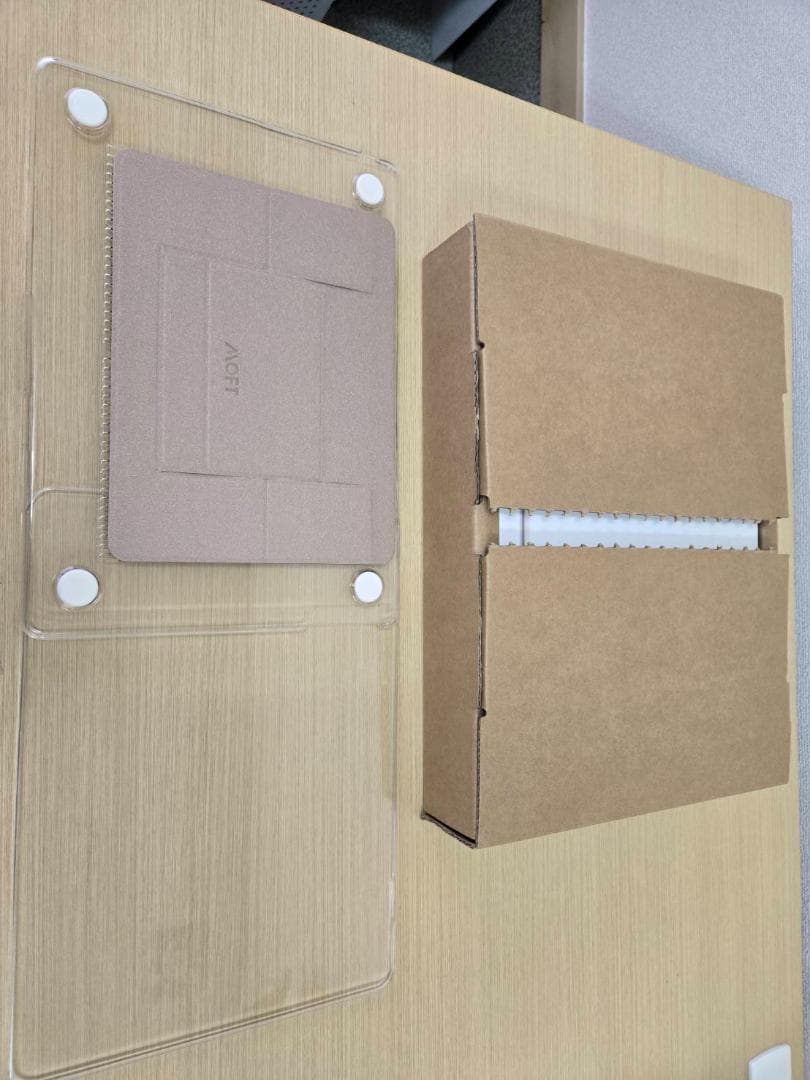 美品 MacBook Air M2 13.6インチ [スターライト]