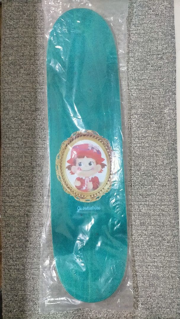 ！ペコちゃん(中指立てた)のスケートボードデッキ激レア品です。不二家 ポコちゃん