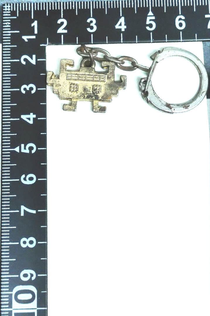 スペースインベーダー　昭和レトロキーホルダー金属製