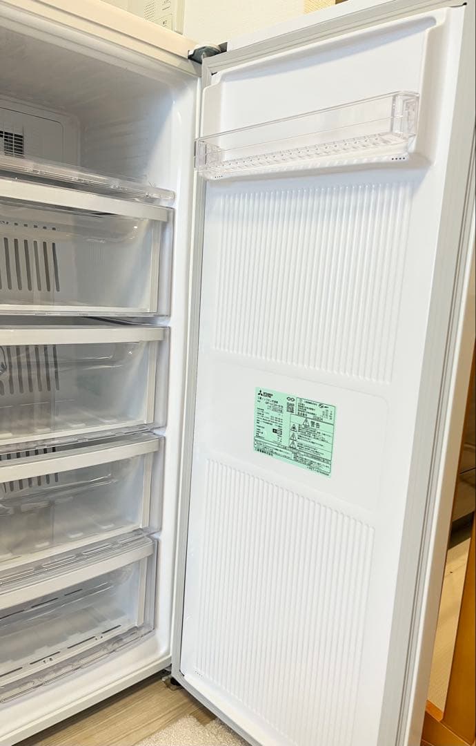 送料込★三菱電機 冷凍庫 121L右開き MF-U12H-W 自動霜取り 静音