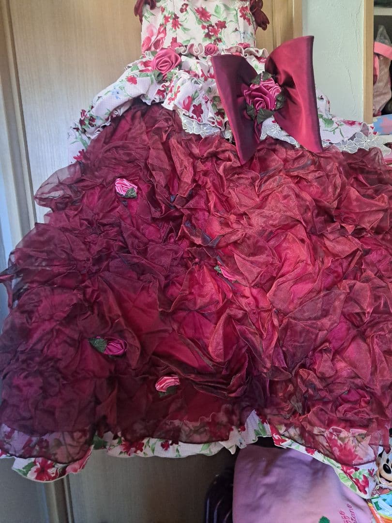 いちご　赤と白の花柄ドレス １20センチ7歳アイム