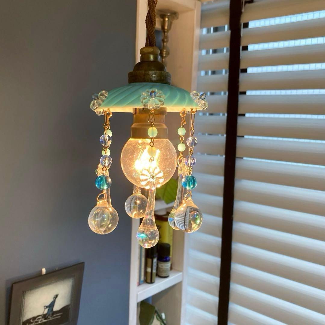 ミニシャンデリア　１９世紀　フランス　オパールセント　アンティーク　超ミニ