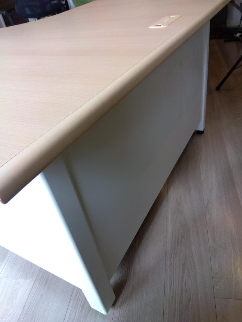 L字デスク（幅160cm×奥行(右70cm、左120cm)×高さ72cm）