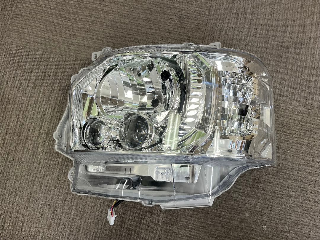 専用　ハイエース　左ヘッドランプユニット