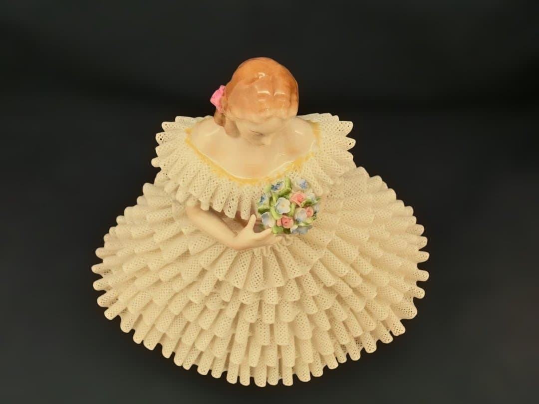 『ジッツェンドルフィン』レース・フィギュリンH.24cm