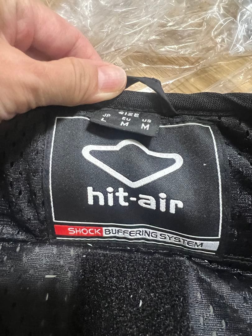 hit-air 着用するエアーバッグ　衝撃緩和保護システム