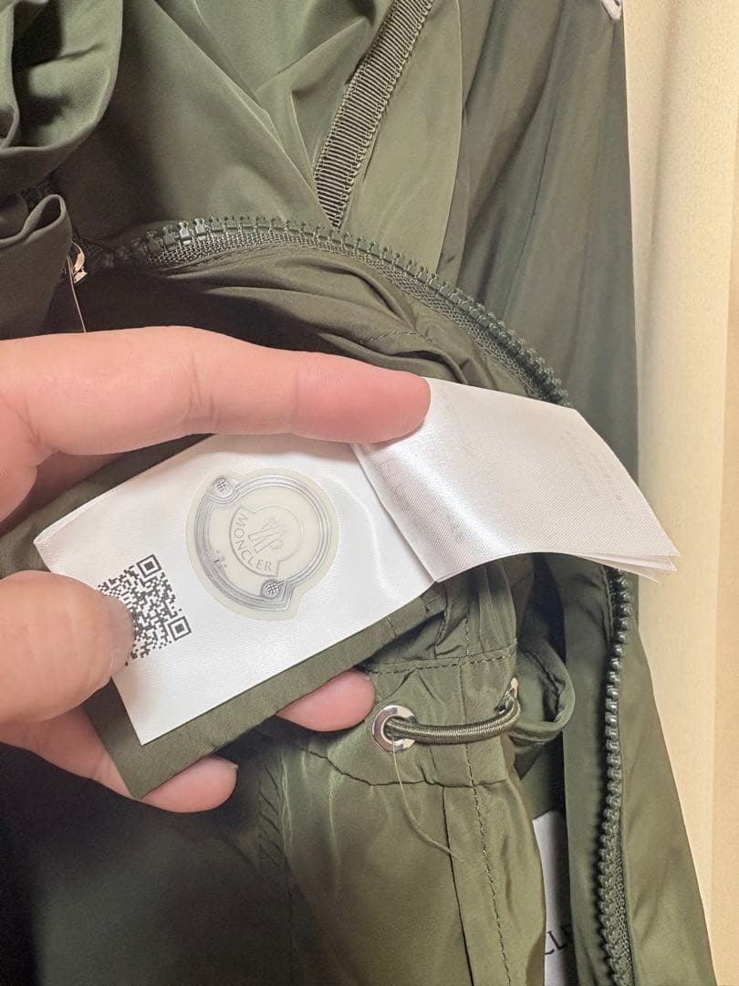 t*o様 美品　モンクレール　ナイロン　スプリングコート　フリル　OUTREME