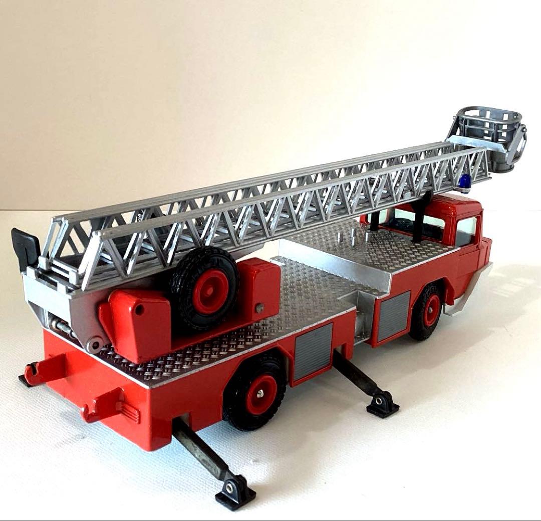 マギルスはしご消防車ミニカー　IVECOMAGIRUS 1/43絶版大型ミニカー