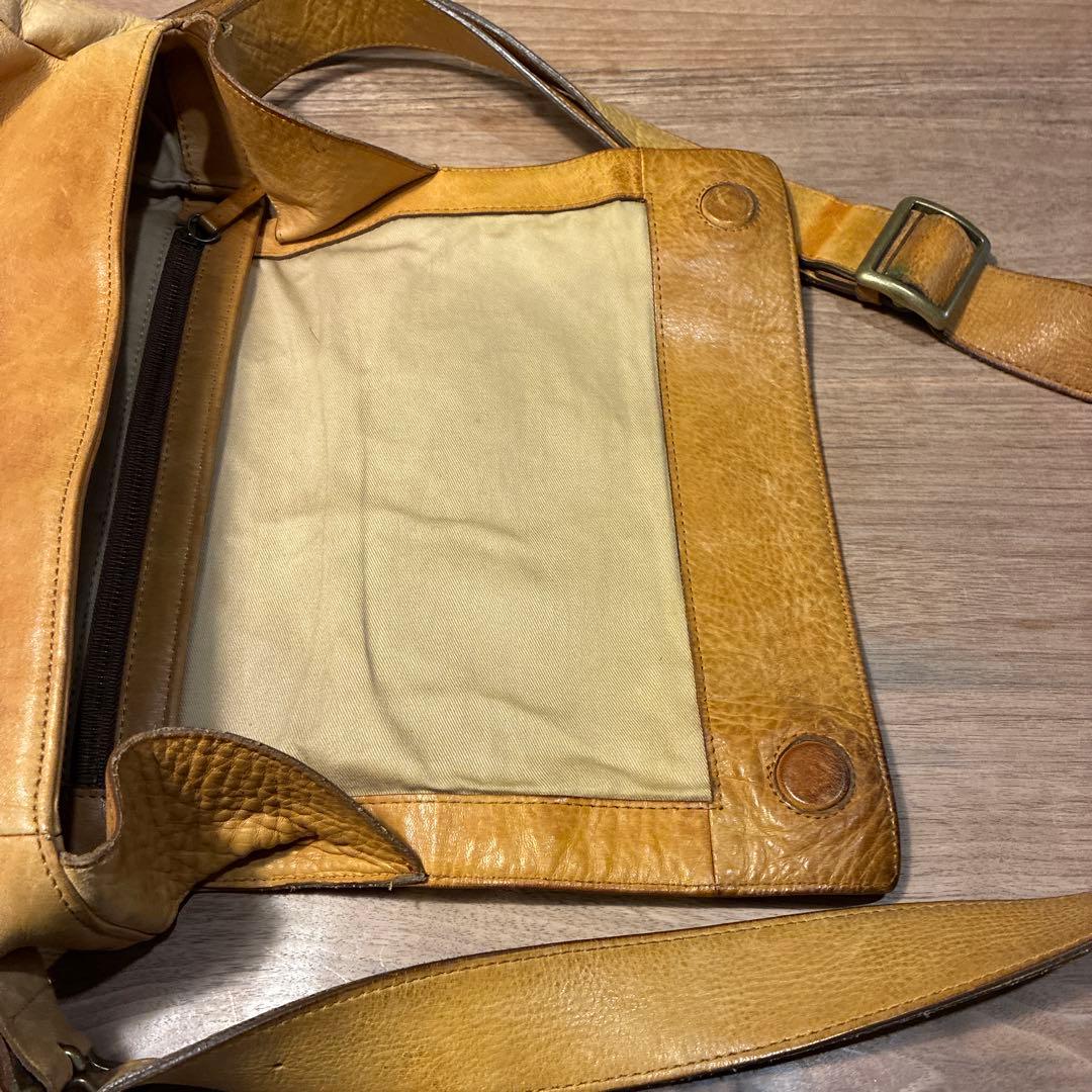 土屋鞄　ガジェットツールボックス