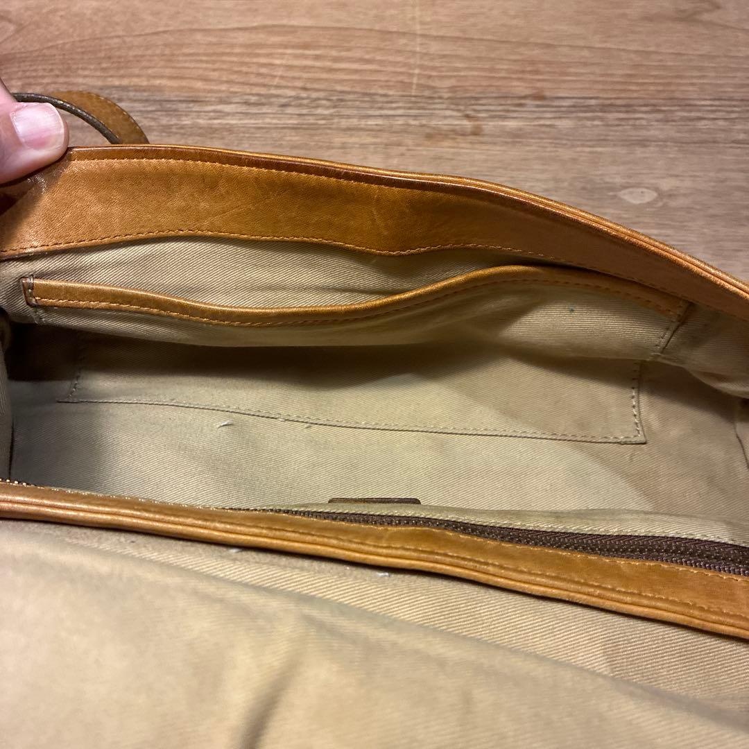 土屋鞄　ガジェットツールボックス