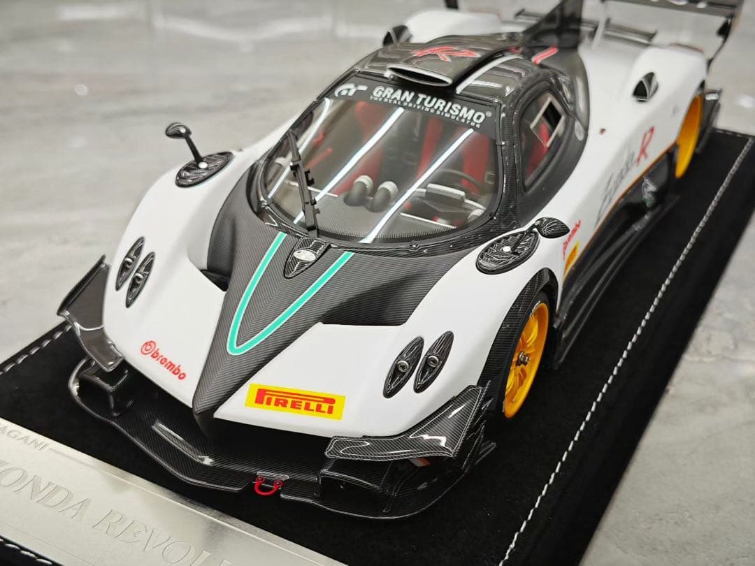 新発売入手困難 HH モデル 1/18 パガーニ Zonda R evoミニカー
