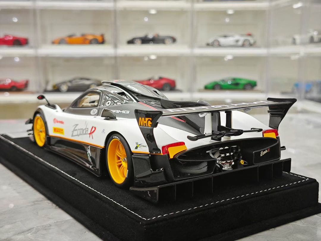 新発売入手困難 HH モデル 1/18 パガーニ Zonda R evoミニカー