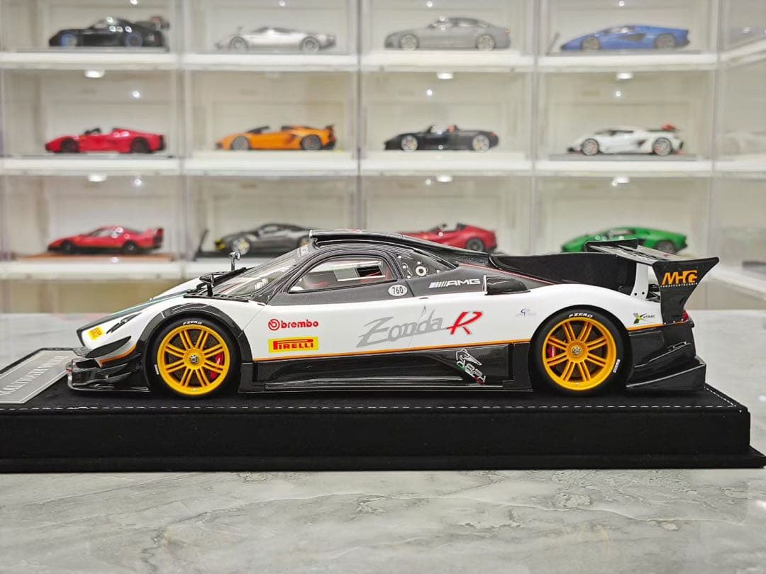新発売入手困難 HH モデル 1/18 パガーニ Zonda R evoミニカー
