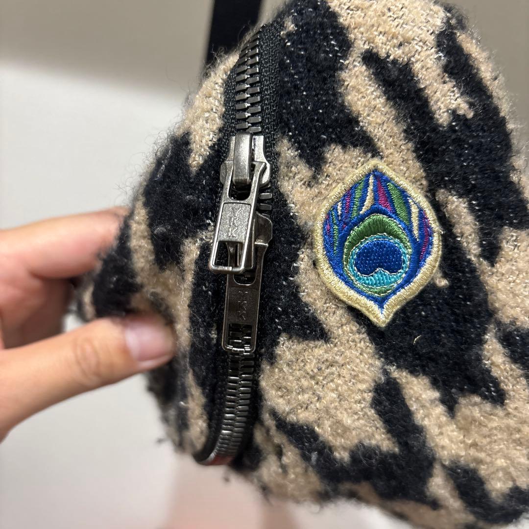 【達成セール！！！】アーティポッペ　ハウンドトゥース柄 ボディバッグ