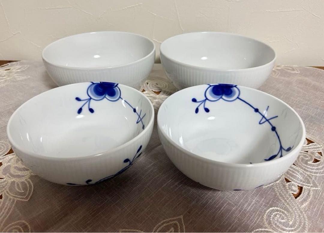 ブルーフルーテッド　メガ　ホワイトフルーテッド　ボウル