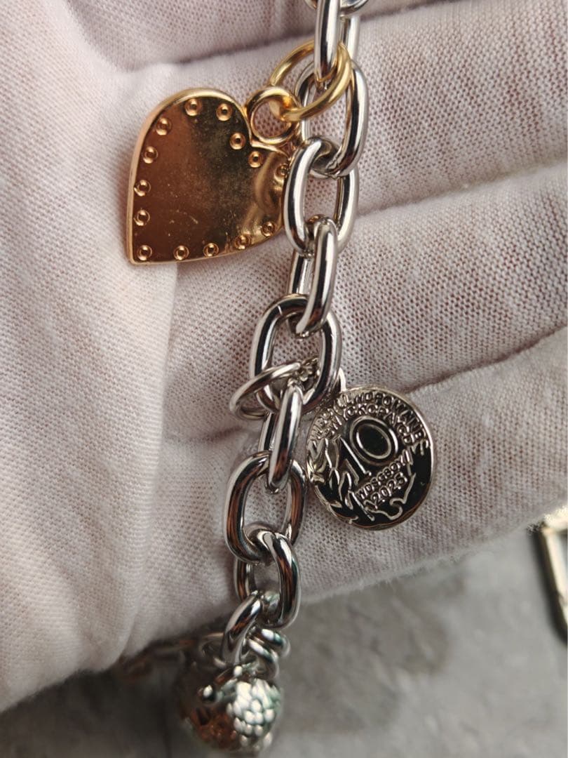 Vivienne Westwood ハンドバッグブラックチェーンチャーム付き美品