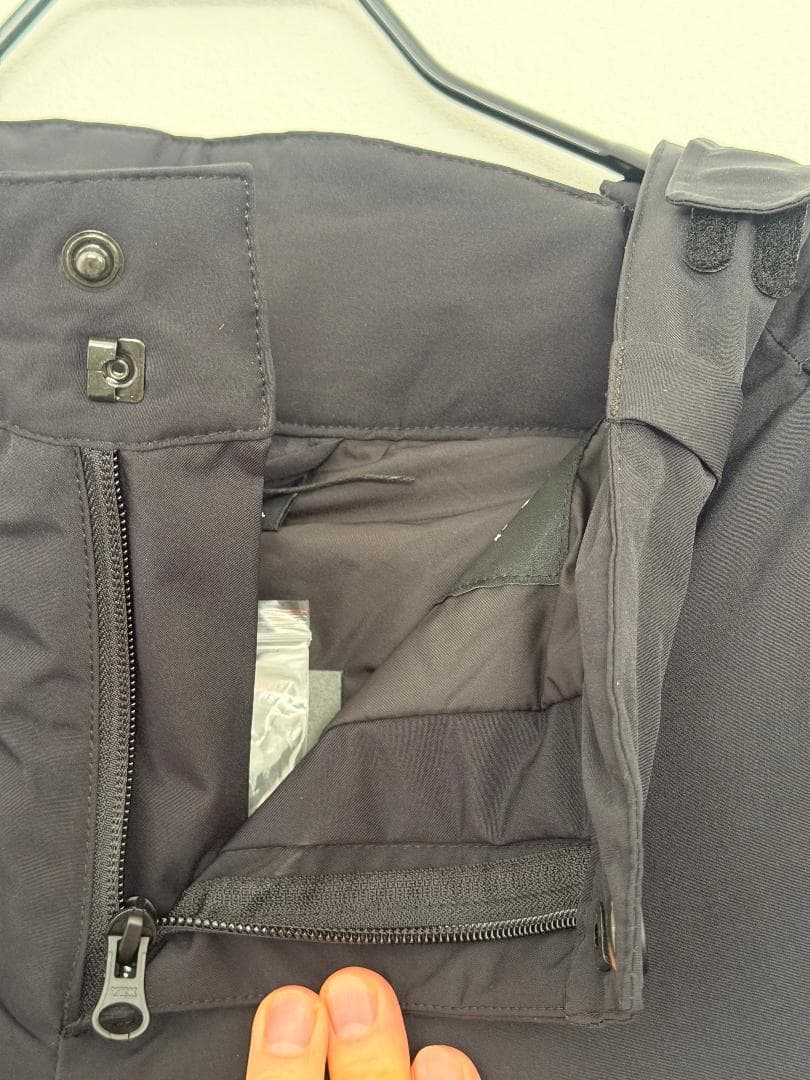 【未使用タグ付き】Peak Performance スキーパンツ 女L 男M