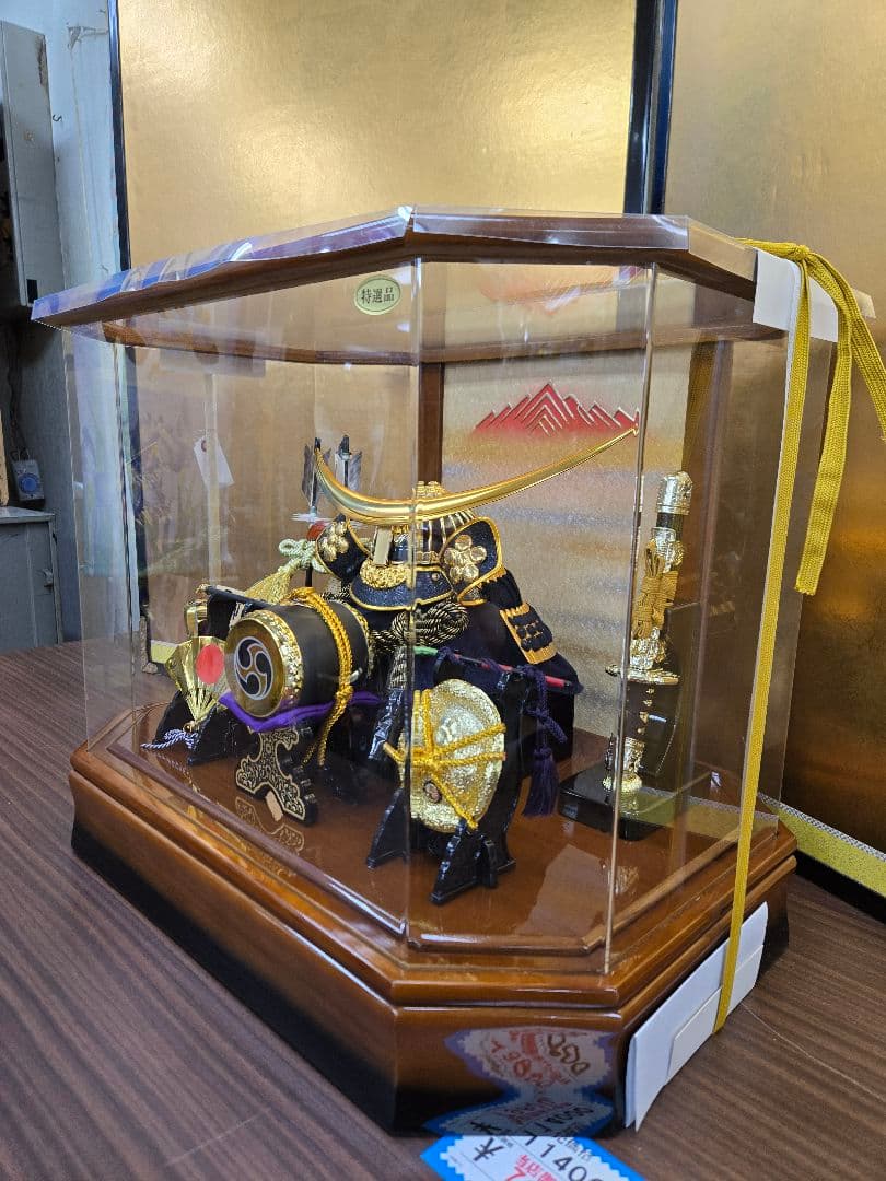【展示品限り】五月人形　兜　伊達政宗　ケース飾り　※閉店セール　K32