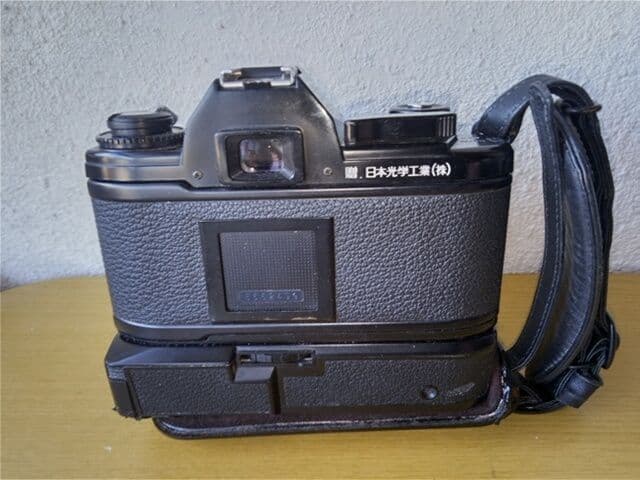 ㈱ニコン贈の銘が入った品！実働品！Nikon EM +モータードライブMD-E付