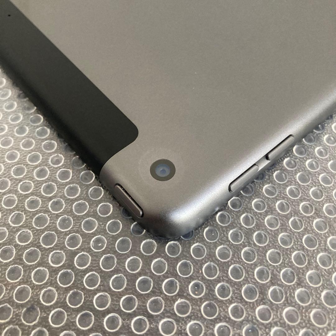 3675【早い者勝ち】美品☆iPad8 第8世代 32GB SIMフリー☆